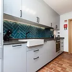 بيت للعطل New!! Cherry House - Traditional Townhouse In The Heart Of