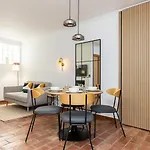 بيت للعطل New!! Cherry House - Traditional Townhouse In The Heart Of *