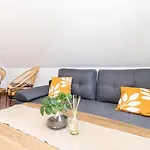 بيت للعطل New!! Cherry House - Traditional Townhouse In The Heart Of *