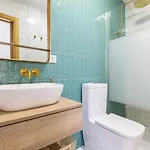 New!! Cherry House - Traditional Townhouse In The Heart Of *