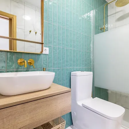 New!! Cherry House - Traditional Townhouse In The Heart Of *