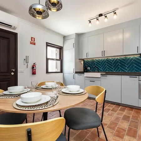 Ferienhaus New!! Cherry House - Traditional Townhouse In The Heart Of *