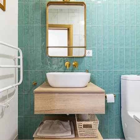 New!! Cherry House - Traditional Townhouse In The Heart Of Casa de Férias