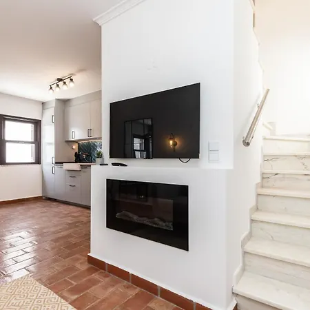 Ferienhaus New!! Cherry House - Traditional Townhouse In The Heart Of