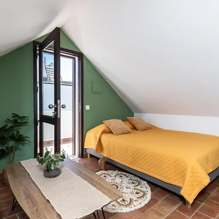 New!! Cherry House - Traditional Townhouse In The Heart Of *