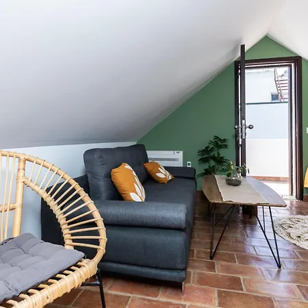 New!! Cherry House - Traditional Townhouse In The Heart Of *
