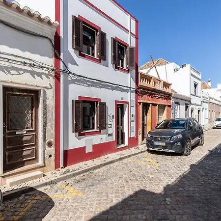 New!! Cherry House - Traditional Townhouse In The Heart Of