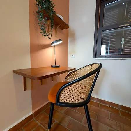 New!! Cherry House - Traditional Townhouse In The Heart Of
