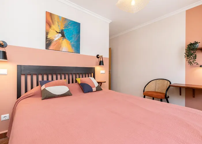 New!! Cherry House - Traditional Townhouse In The Heart Of 펜션