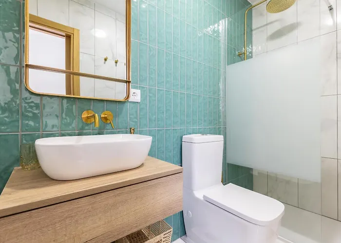 New!! Cherry House - Traditional Townhouse In The Heart Of *