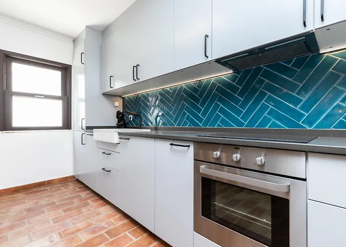 펜션 New!! Cherry House - Traditional Townhouse In The Heart Of