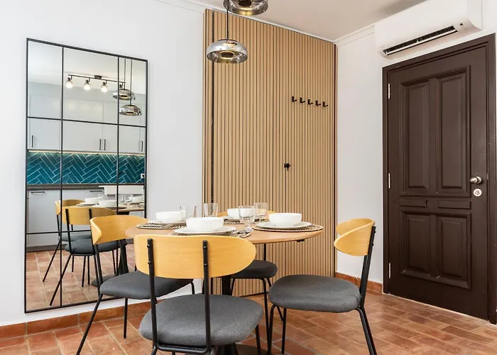 New!! Cherry House - Traditional Townhouse In The Heart Of 타비라