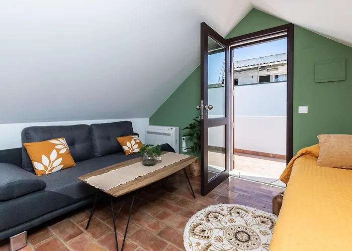 New!! Cherry House - Traditional Townhouse In The Heart Of 펜션 *