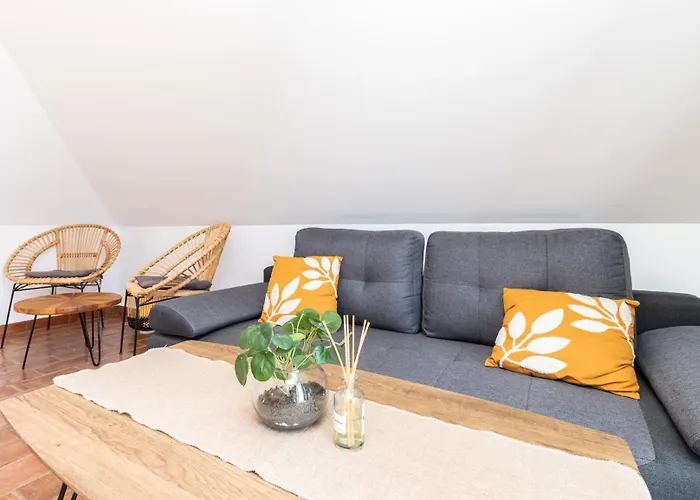 펜션 New!! Cherry House - Traditional Townhouse In The Heart Of *