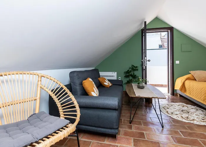 New!! Cherry House - Traditional Townhouse In The Heart Of *